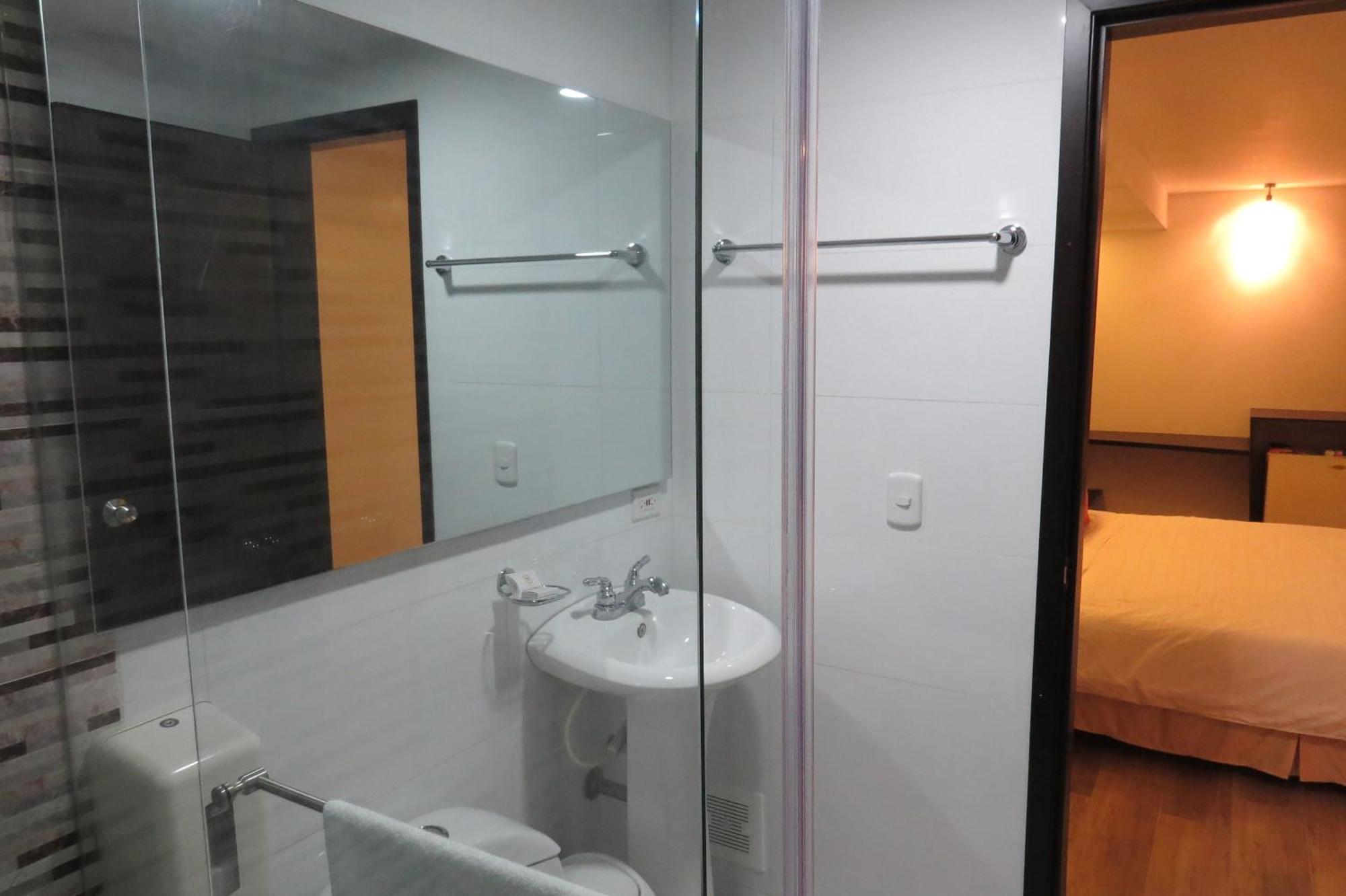 Hotel Leon Dorado Bucaramanga Pokoj fotografie